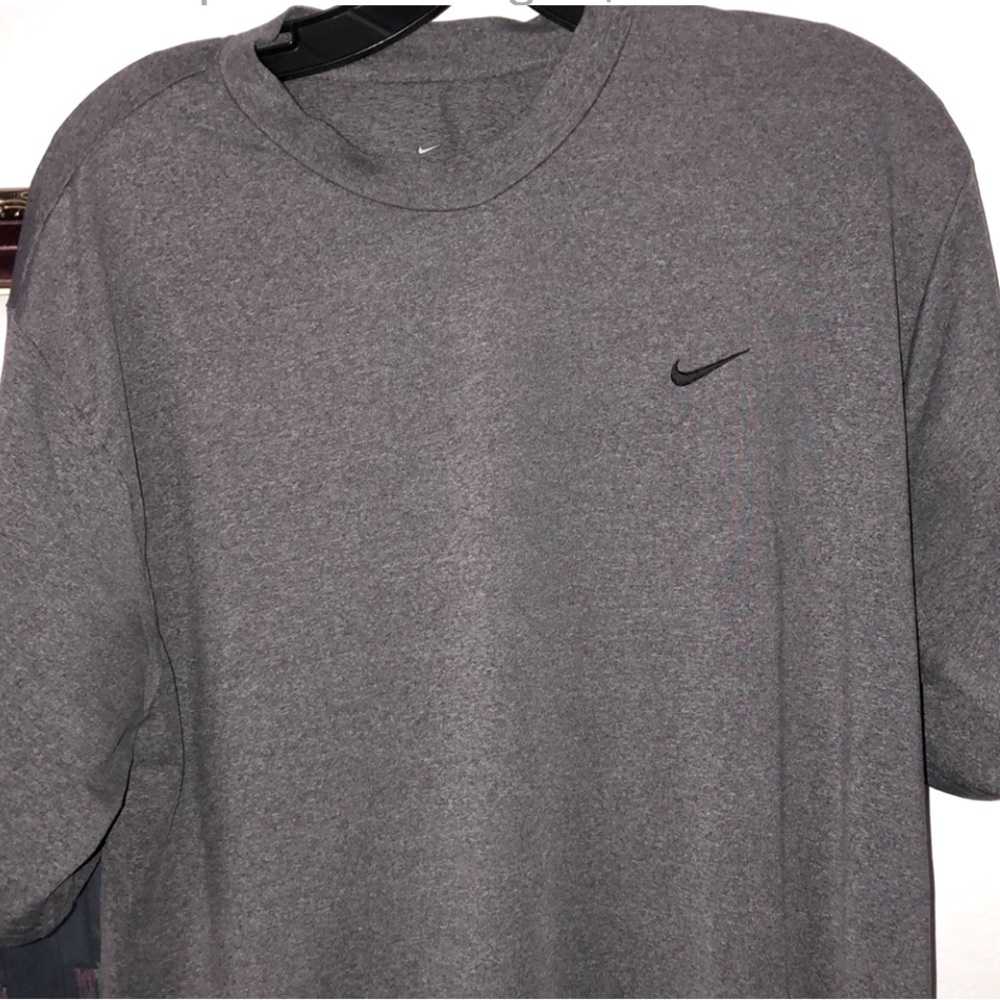 Nike Dri-Fit Short Sleeve  Quick Dry Heather Gray T-shirt